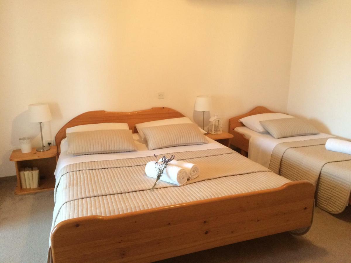Apartments Villa Jusup Starigrad Paklenica Bagian luar foto