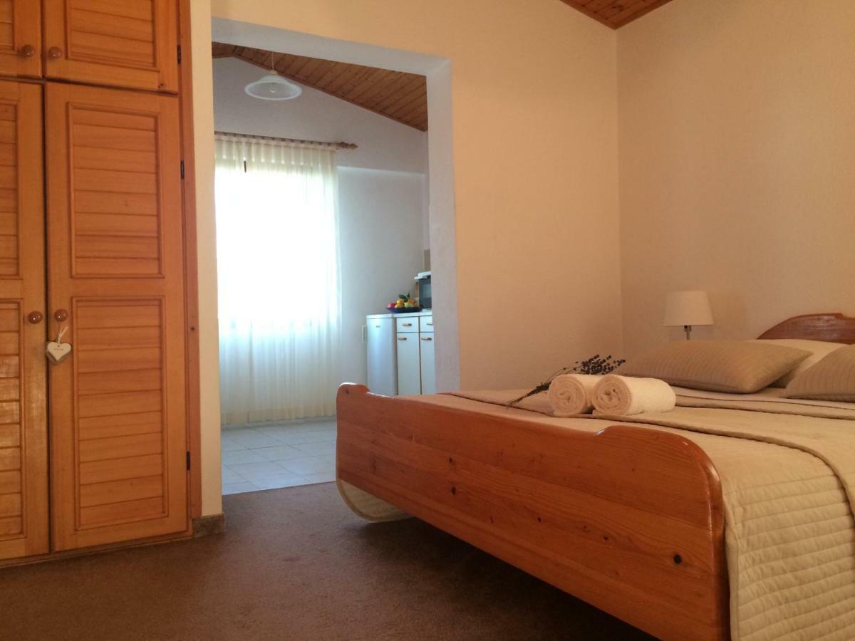 Apartments Villa Jusup Starigrad Paklenica Bagian luar foto