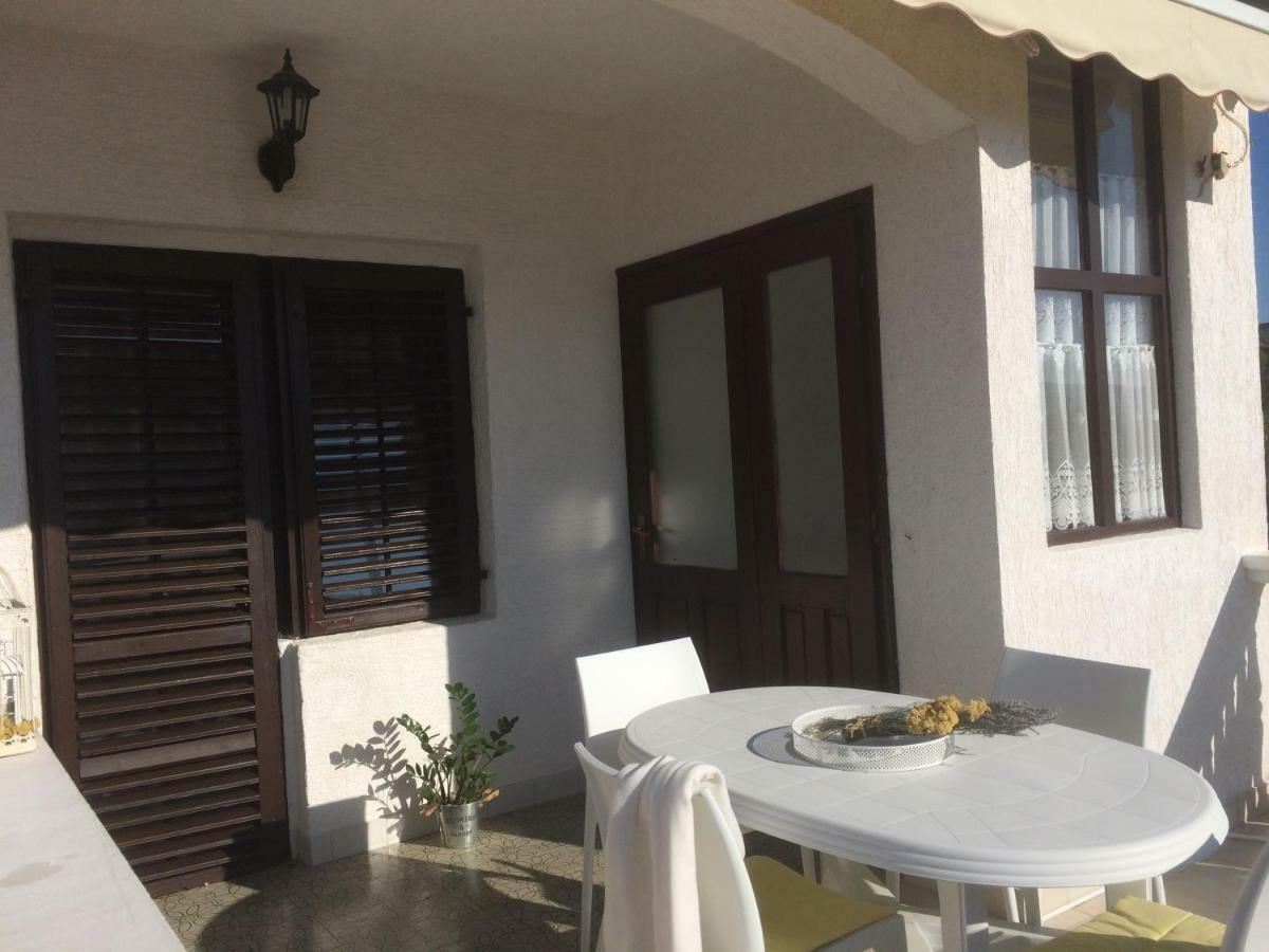 Apartments Villa Jusup Starigrad Paklenica Bagian luar foto