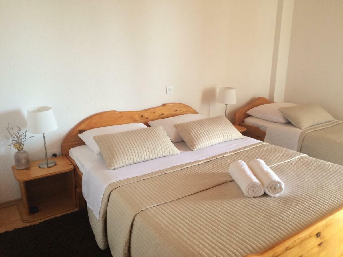 Apartments Villa Jusup Starigrad Paklenica Bagian luar foto